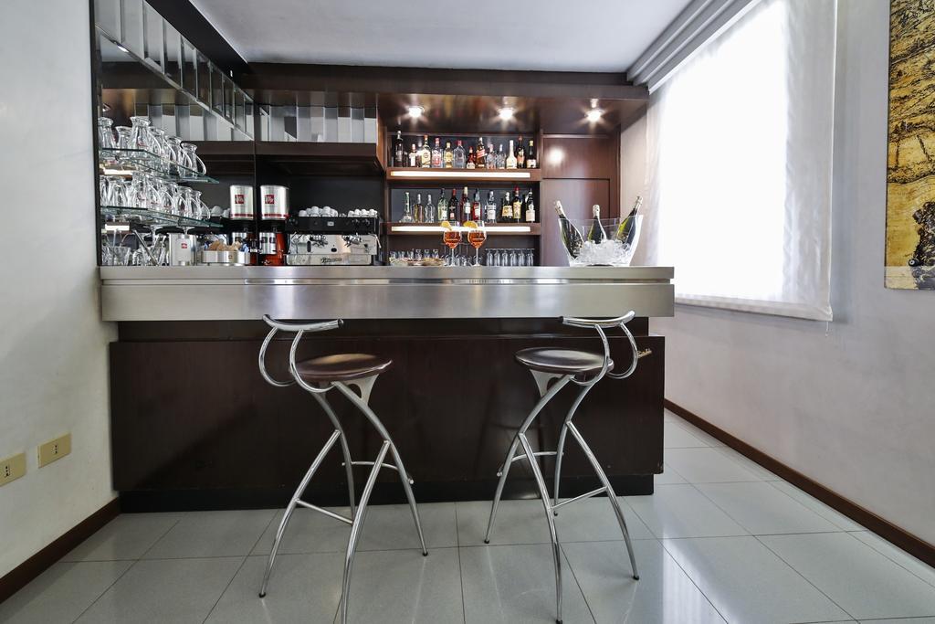 Hotel Sunset Римини Экстерьер фото
