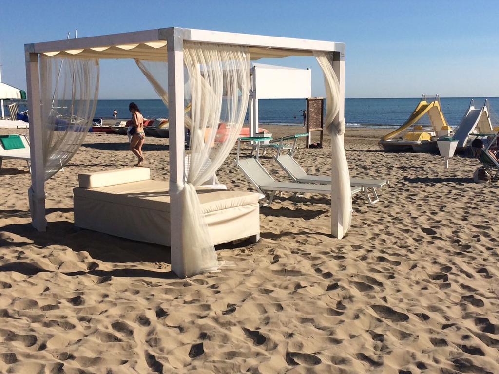 Hotel Sunset Римини Экстерьер фото